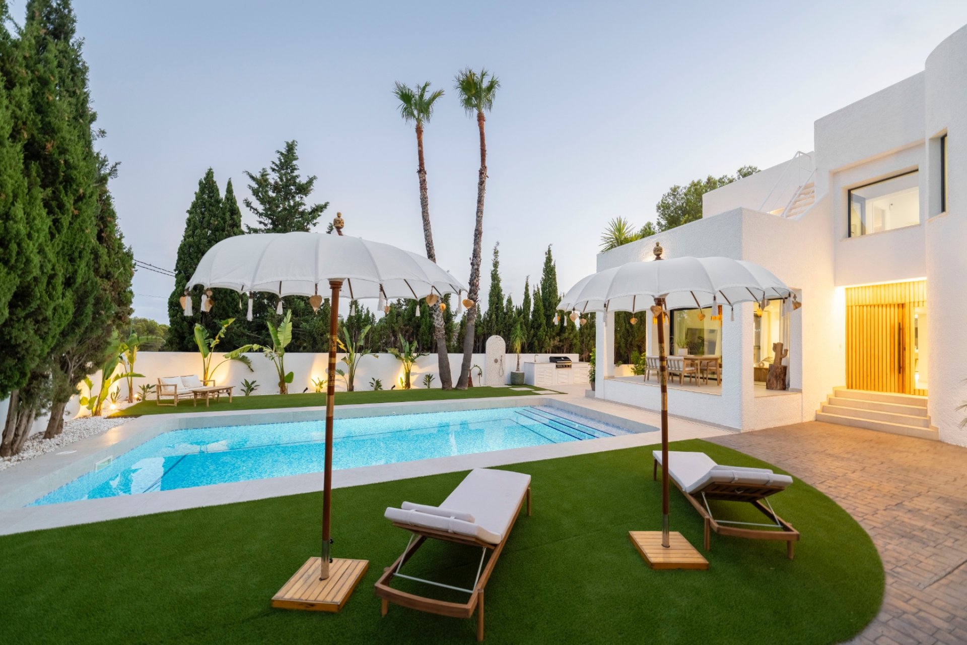 Resale - Villa -
Altea - Urbanizaciones