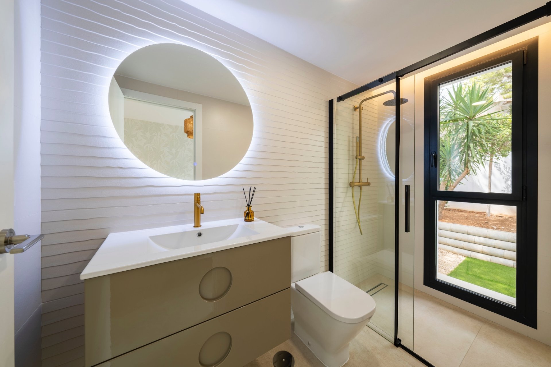 Resale - Villa -
Altea - Urbanizaciones