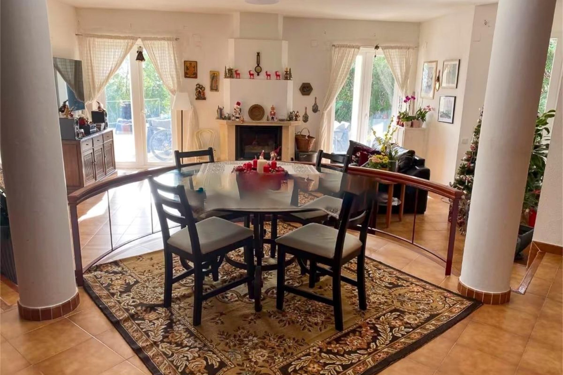 Resale - Villa -
Altea