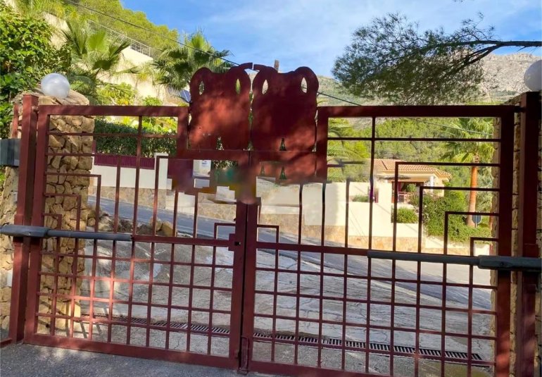 Resale - Villa -
Altea