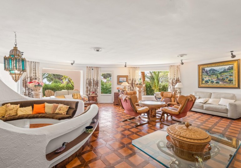 Resale - Villa -
Altea