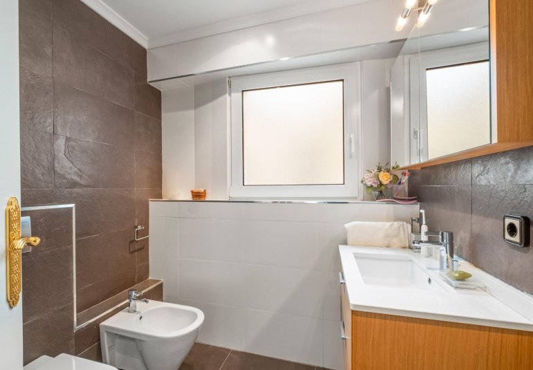 Resale - Villa -
Altea