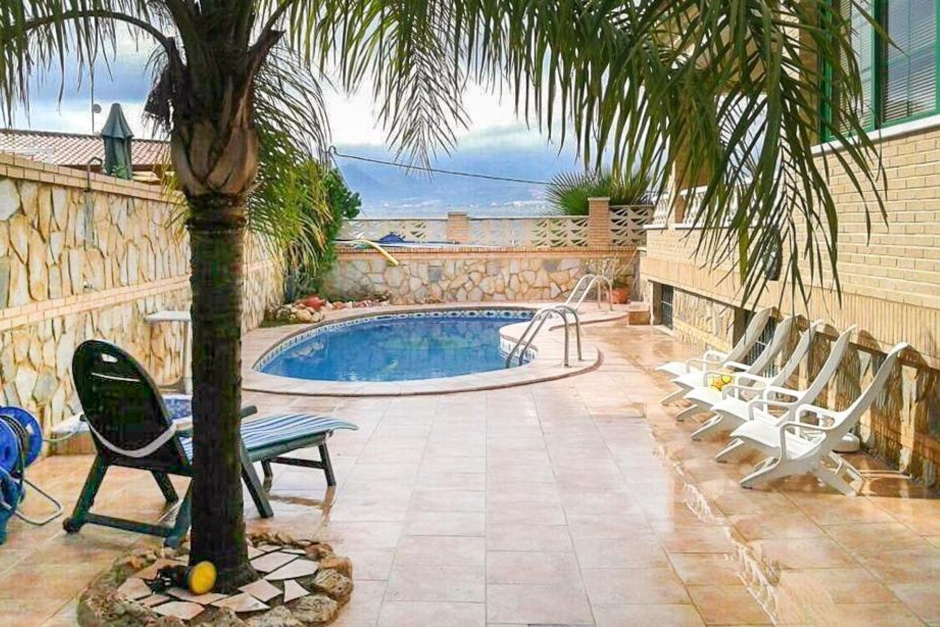 Resale - Villa -
Benidorm