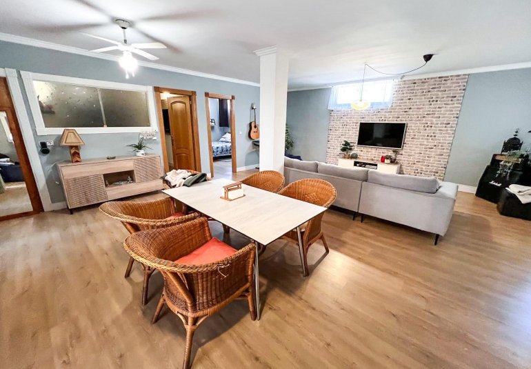 Resale - Villa -
Benidorm