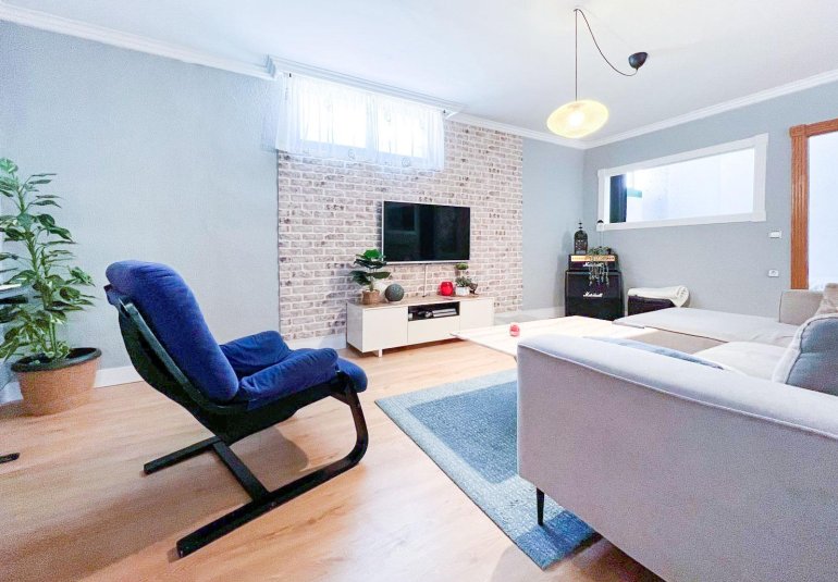 Resale - Villa -
Benidorm