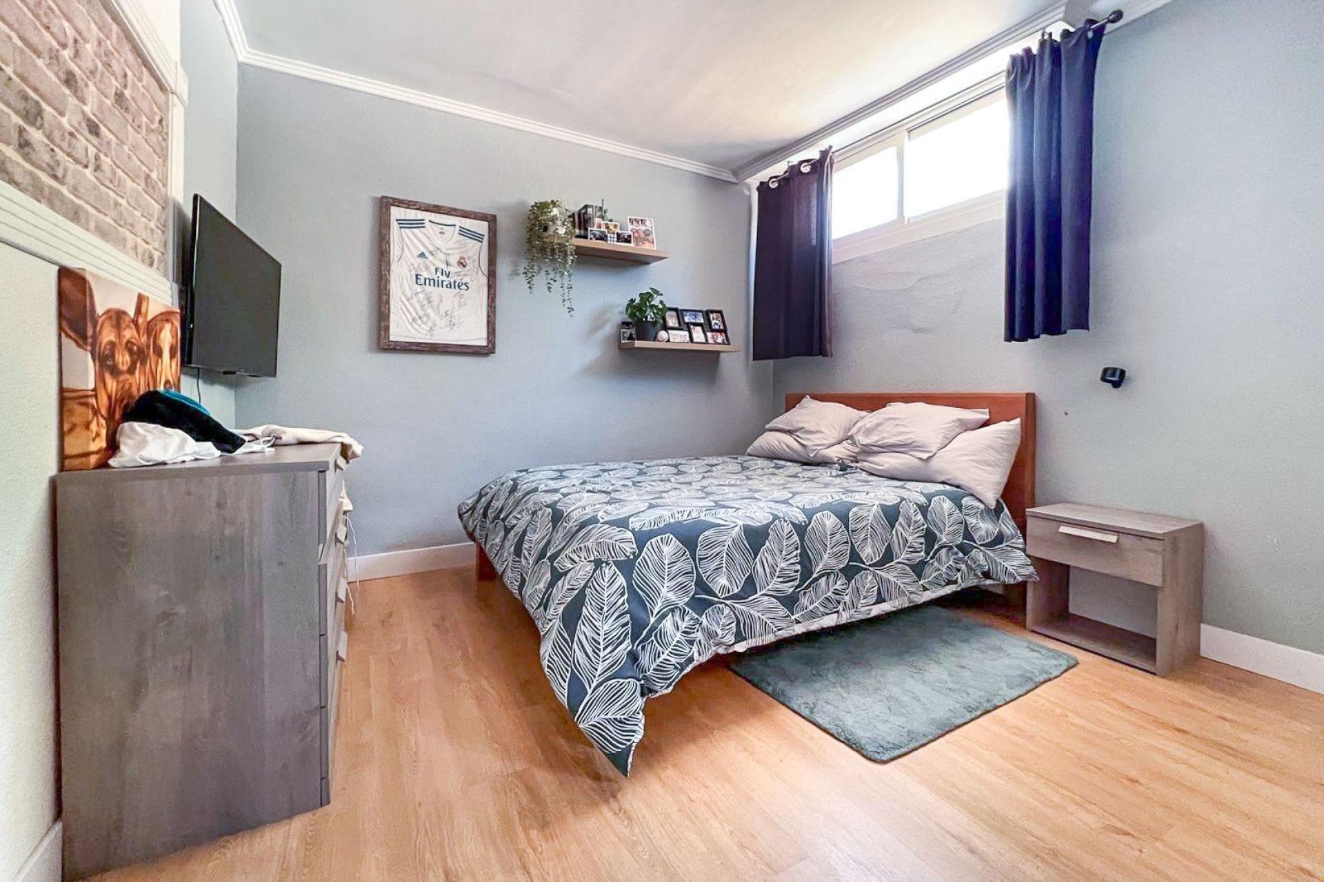 Resale - Villa -
Benidorm