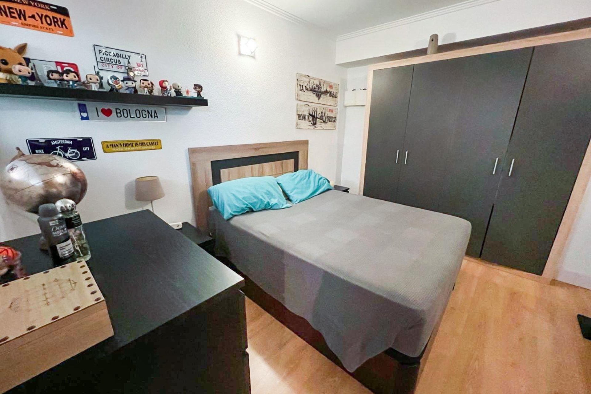 Resale - Villa -
Benidorm