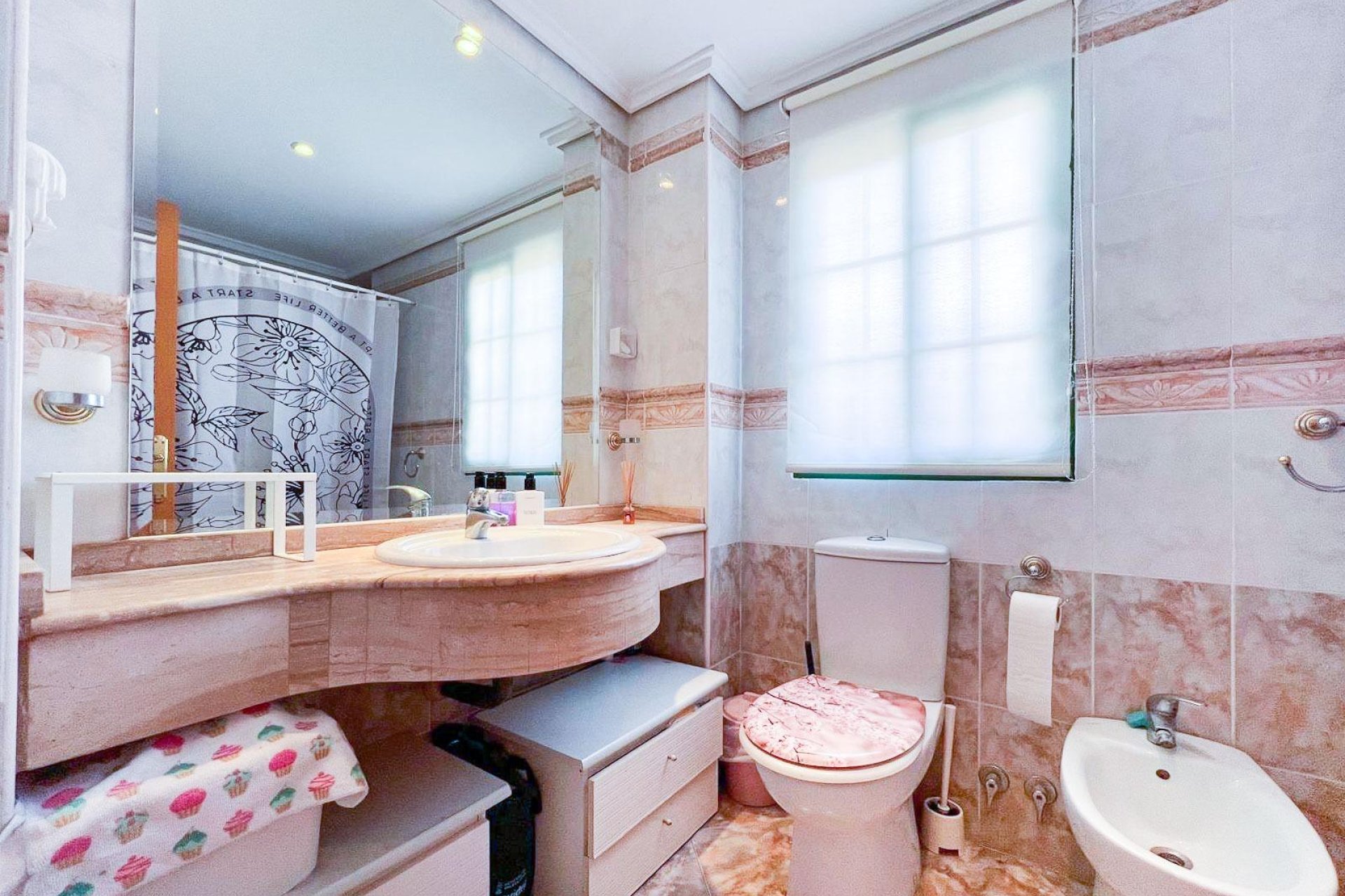 Resale - Villa -
Benidorm