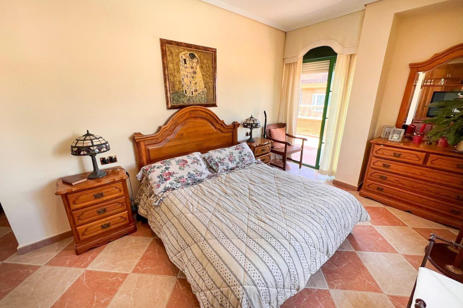 Resale - Villa -
Benidorm