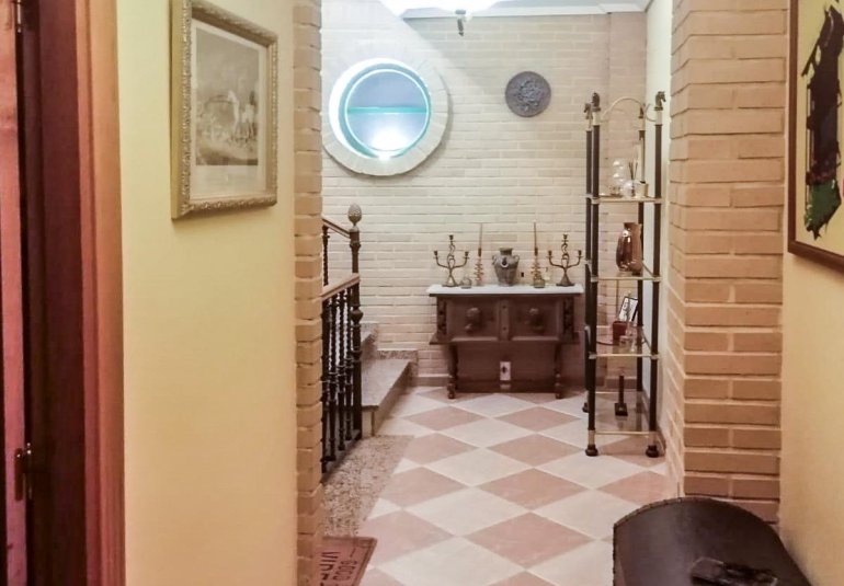 Resale - Villa -
Benidorm