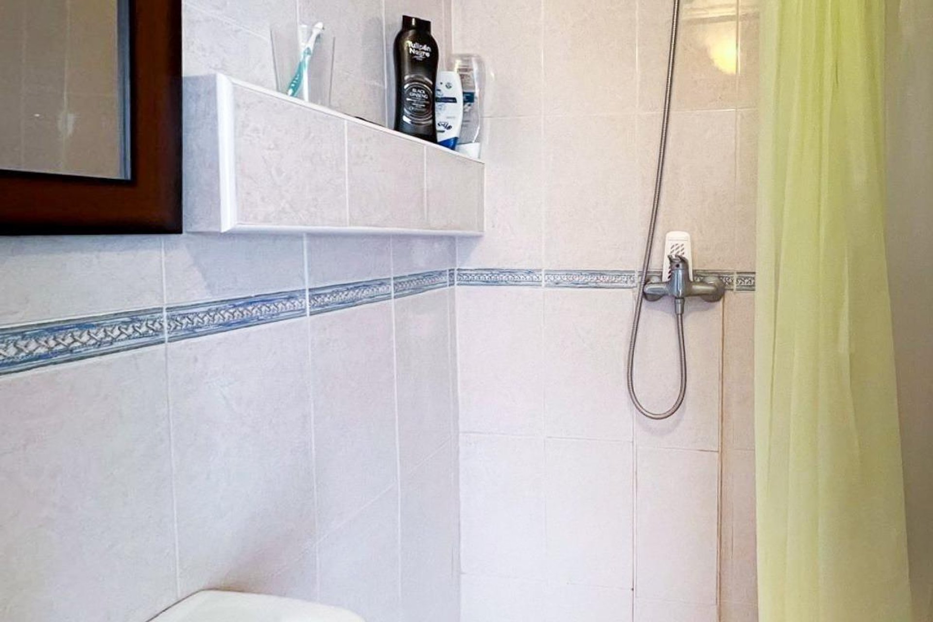 Resale - Villa -
Benidorm