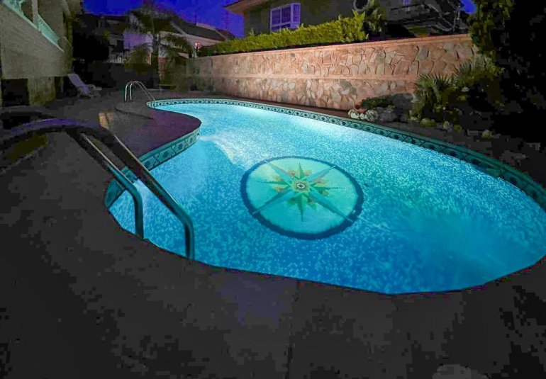 Resale - Villa -
Benidorm