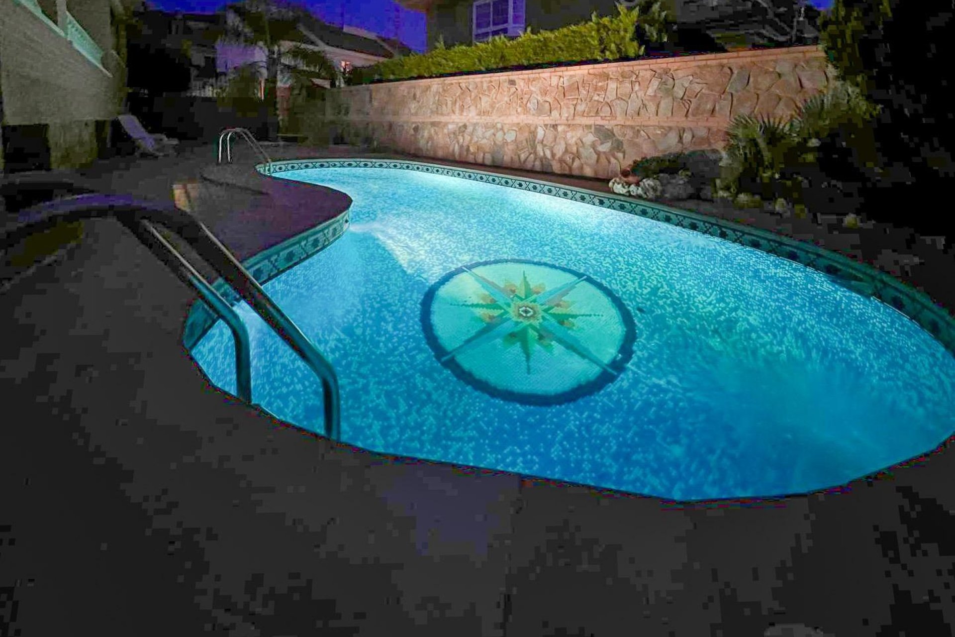 Resale - Villa -
Benidorm