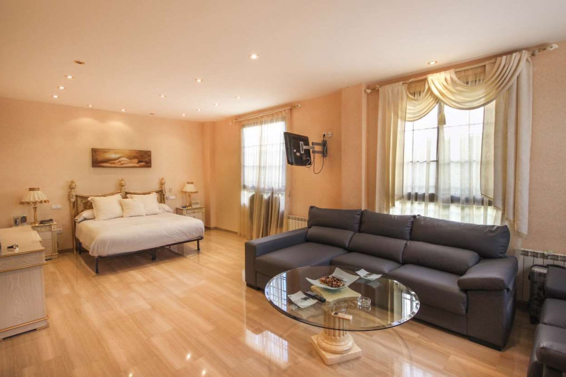 Resale - Villa -
Benidorm