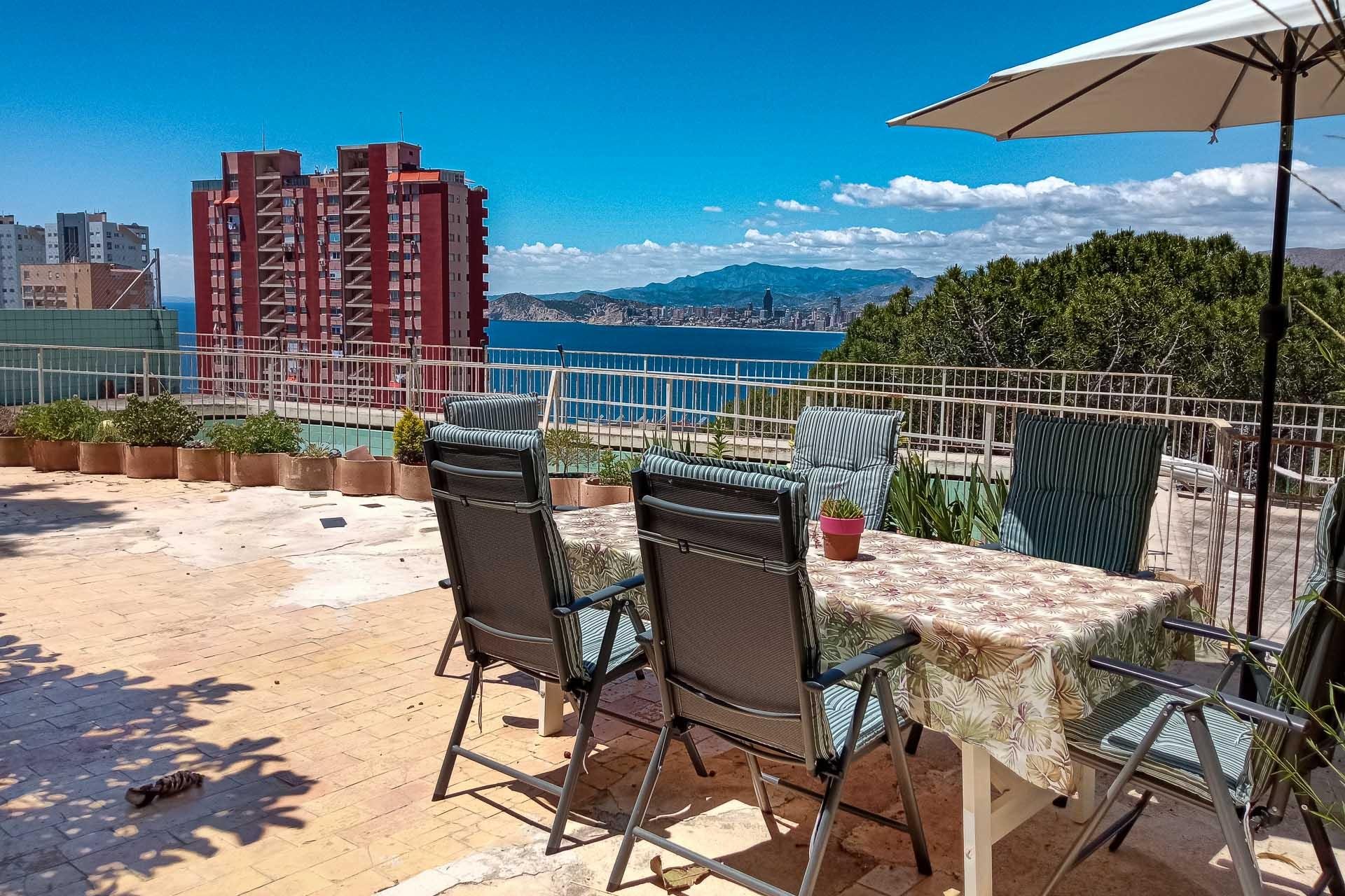 Resale - Villa -
Benidorm