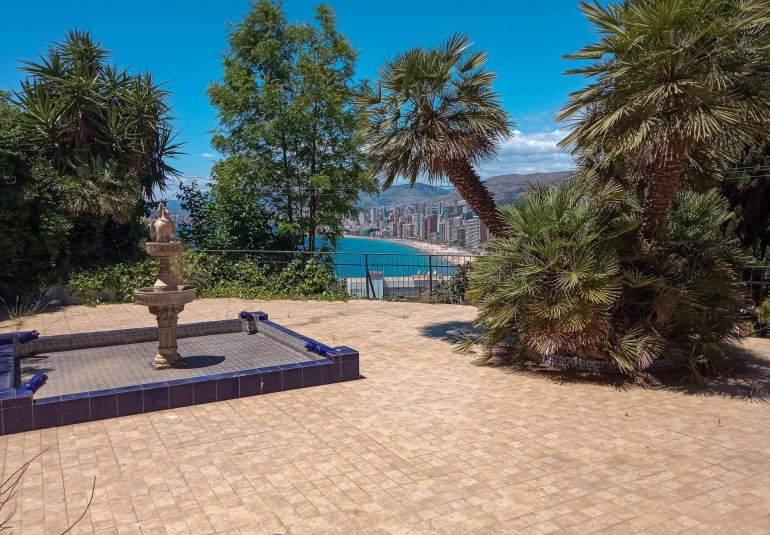 Resale - Villa -
Benidorm