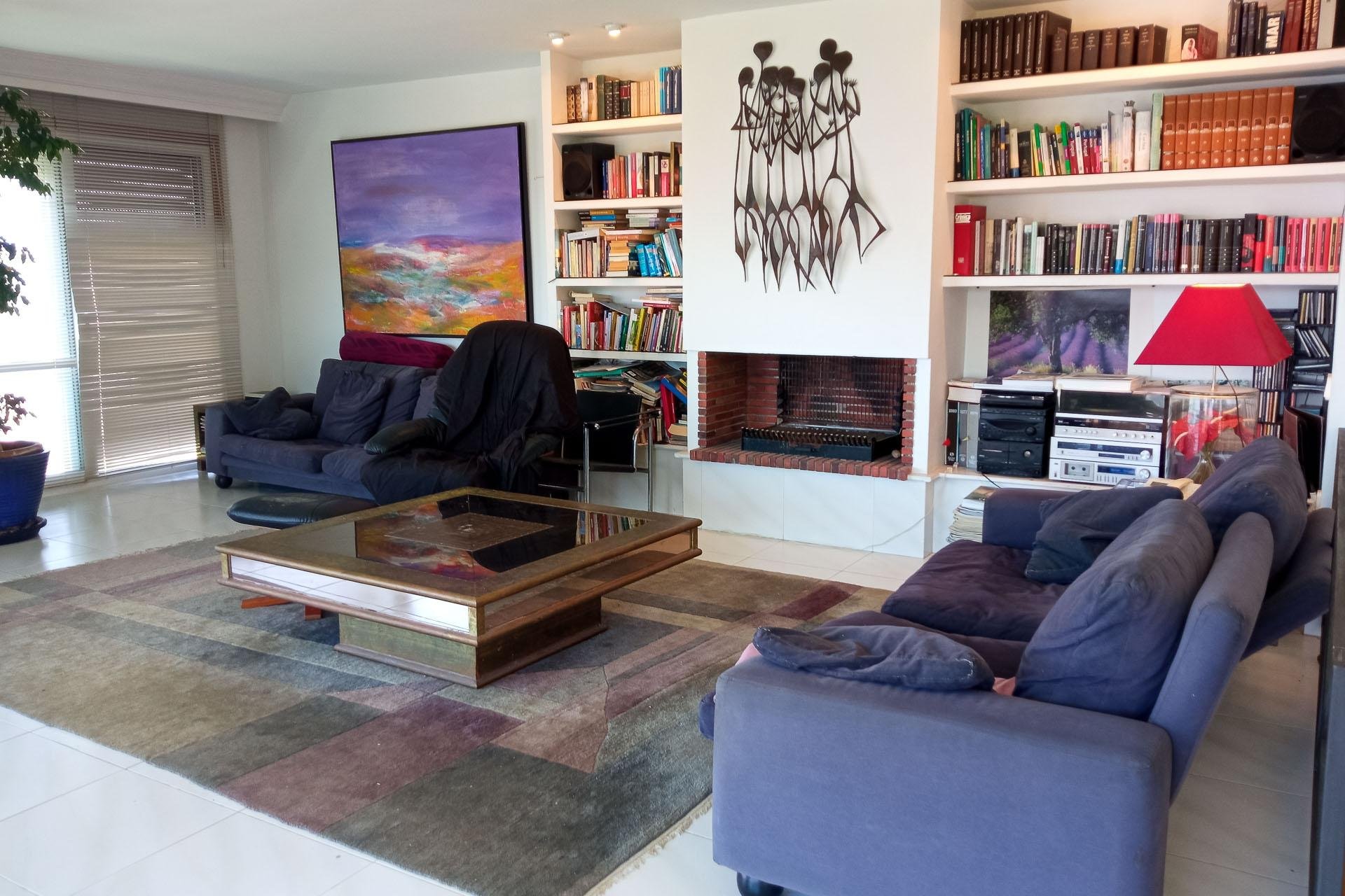 Resale - Villa -
Benidorm