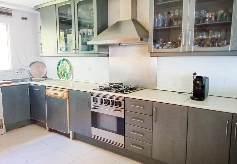 Resale - Villa -
Benidorm