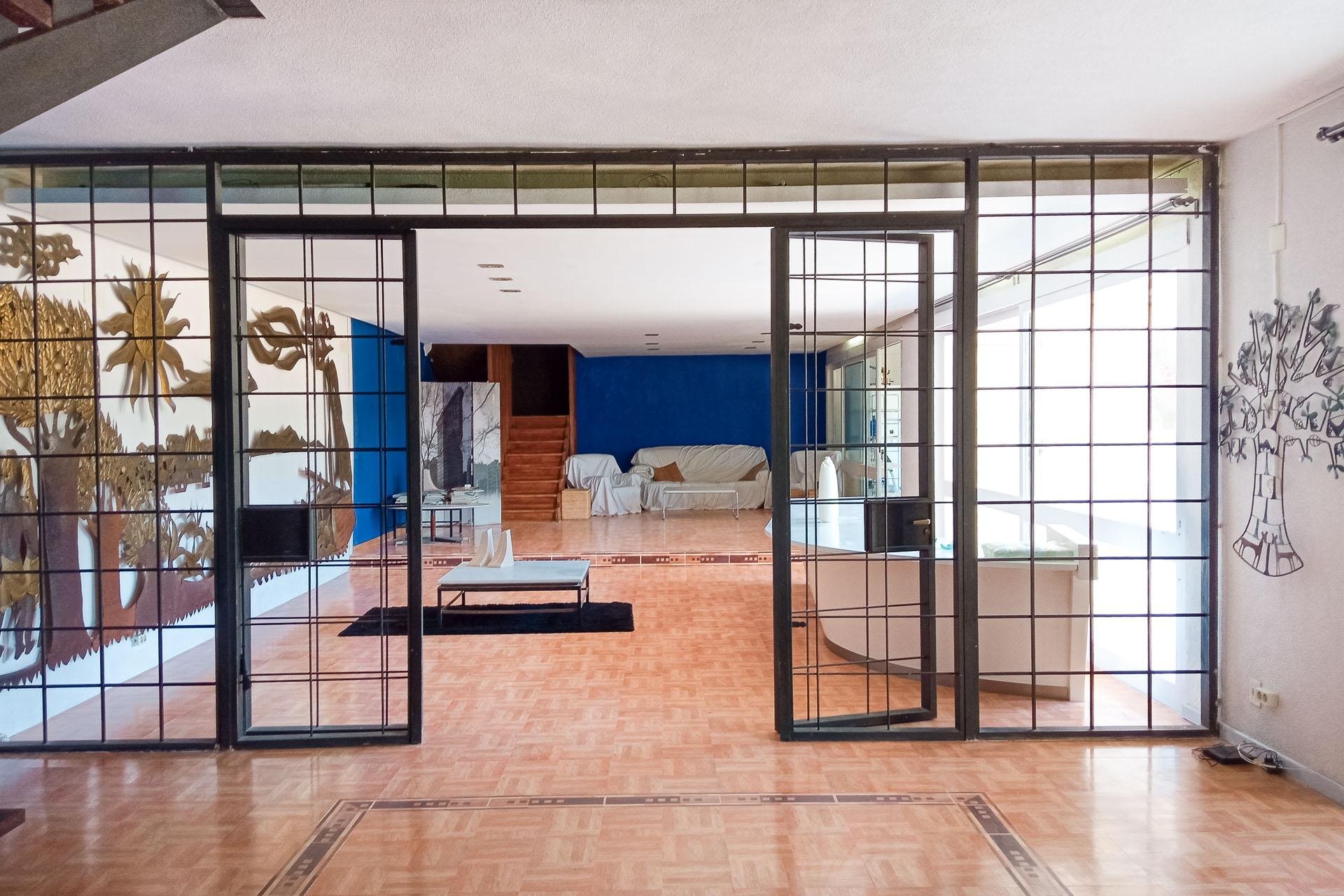 Resale - Villa -
Benidorm