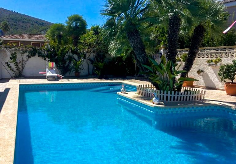 Resale - Villa -
Benidorm