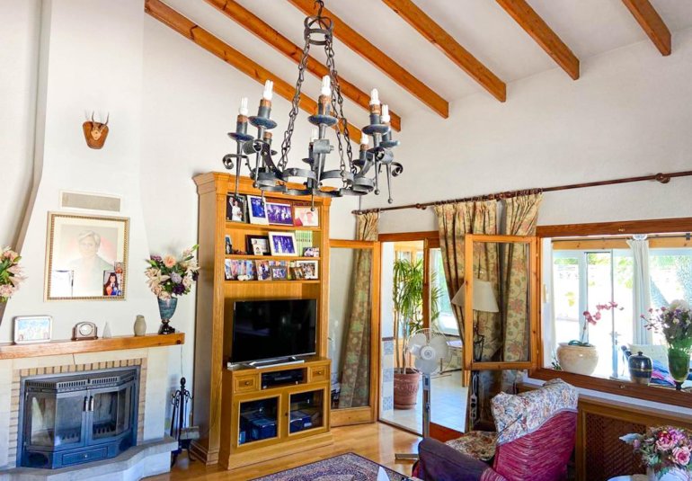 Resale - Villa -
Benidorm