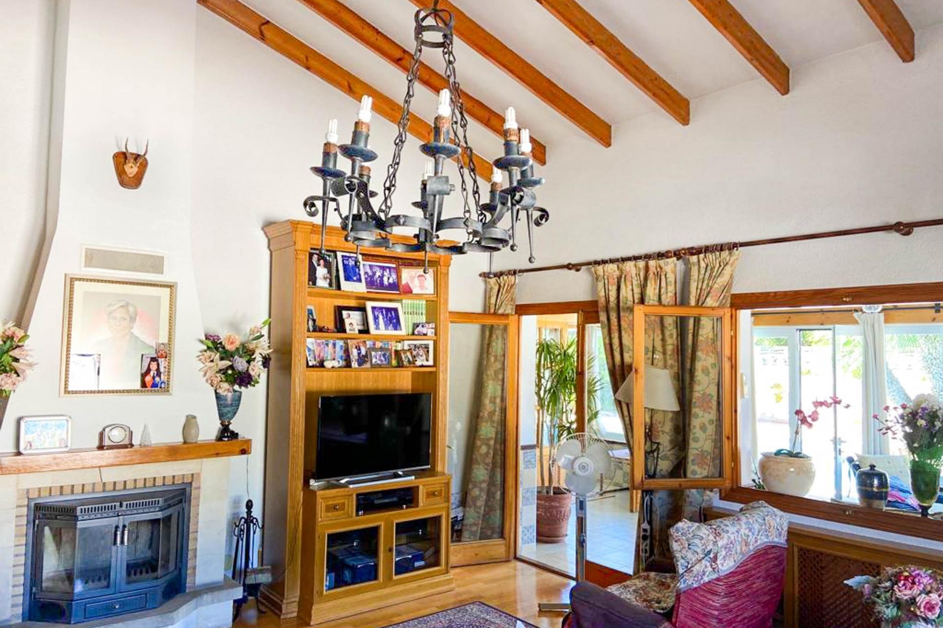 Resale - Villa -
Benidorm