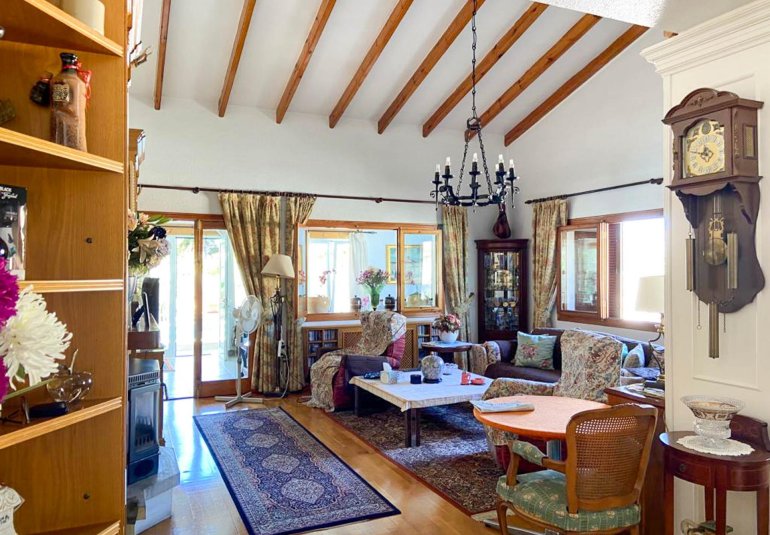 Resale - Villa -
Benidorm