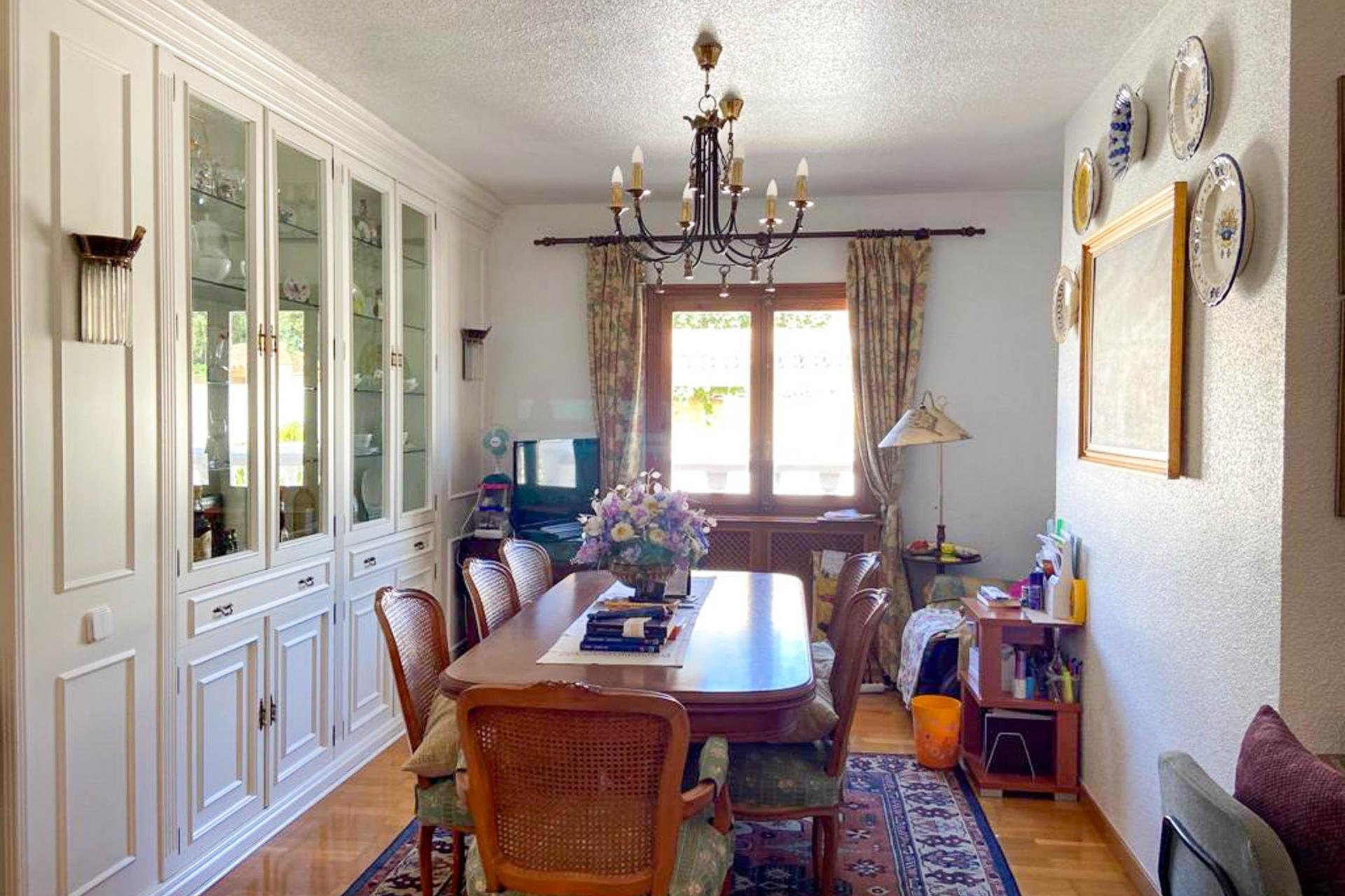 Resale - Villa -
Benidorm