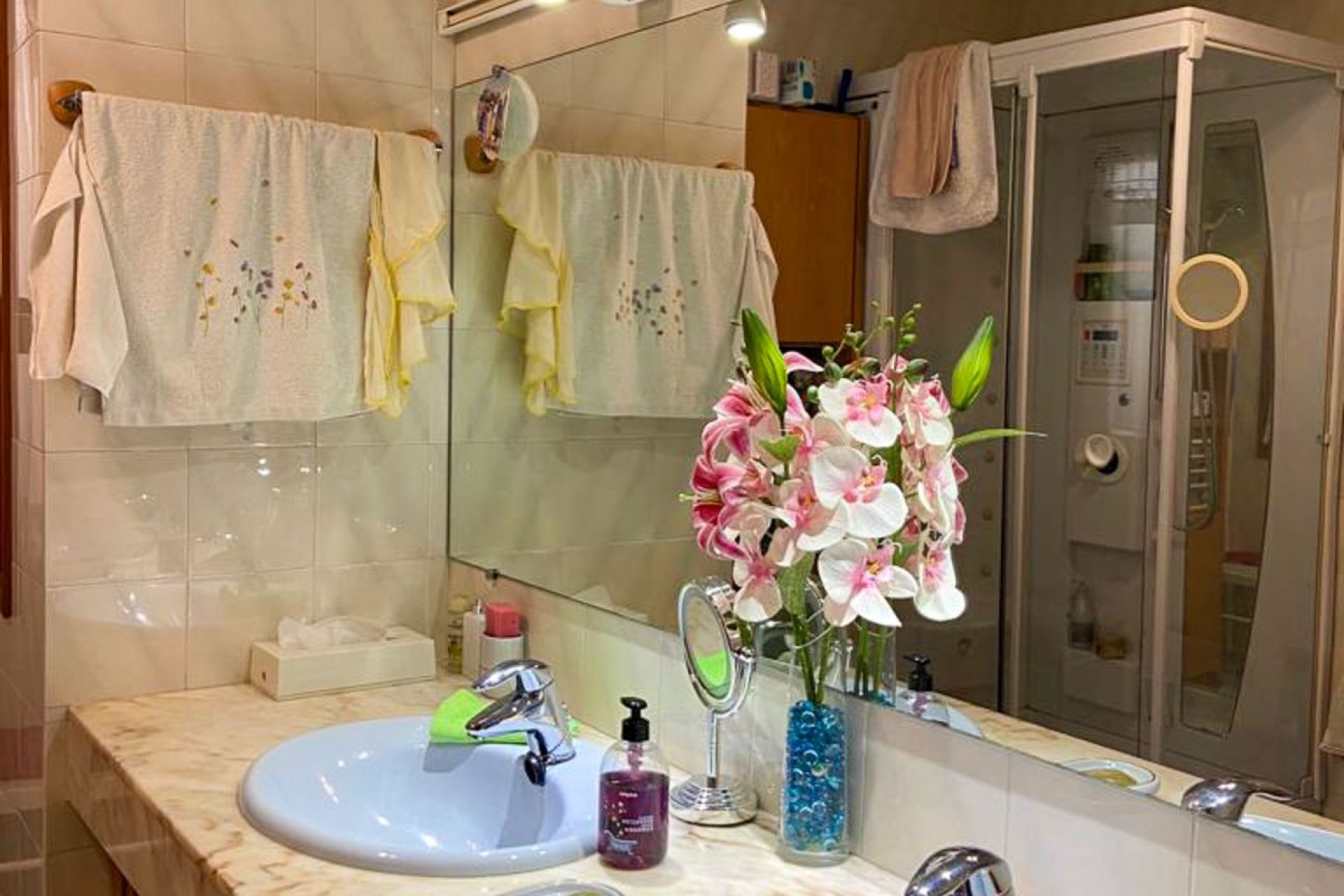 Resale - Villa -
Benidorm