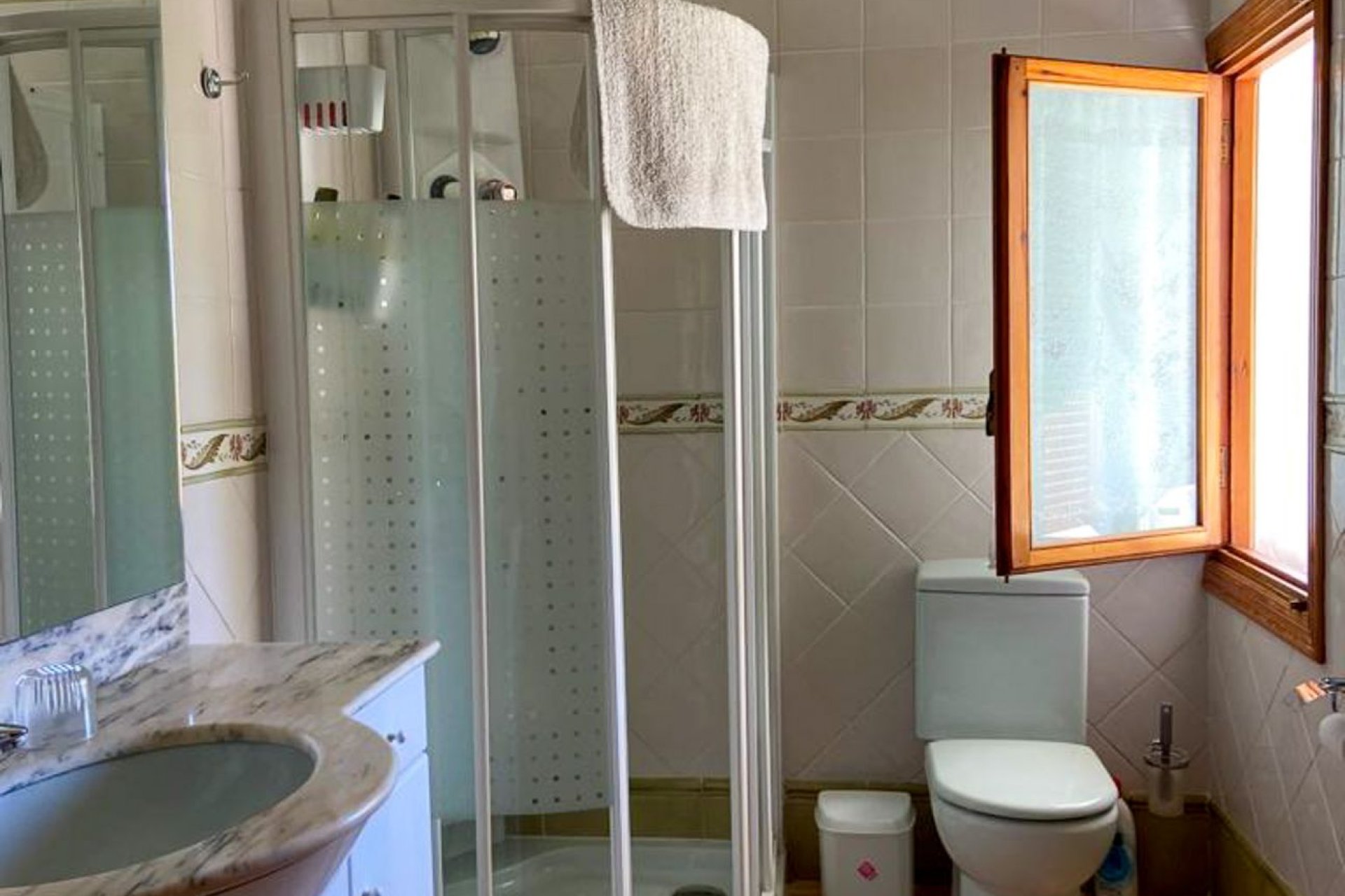 Resale - Villa -
Benidorm