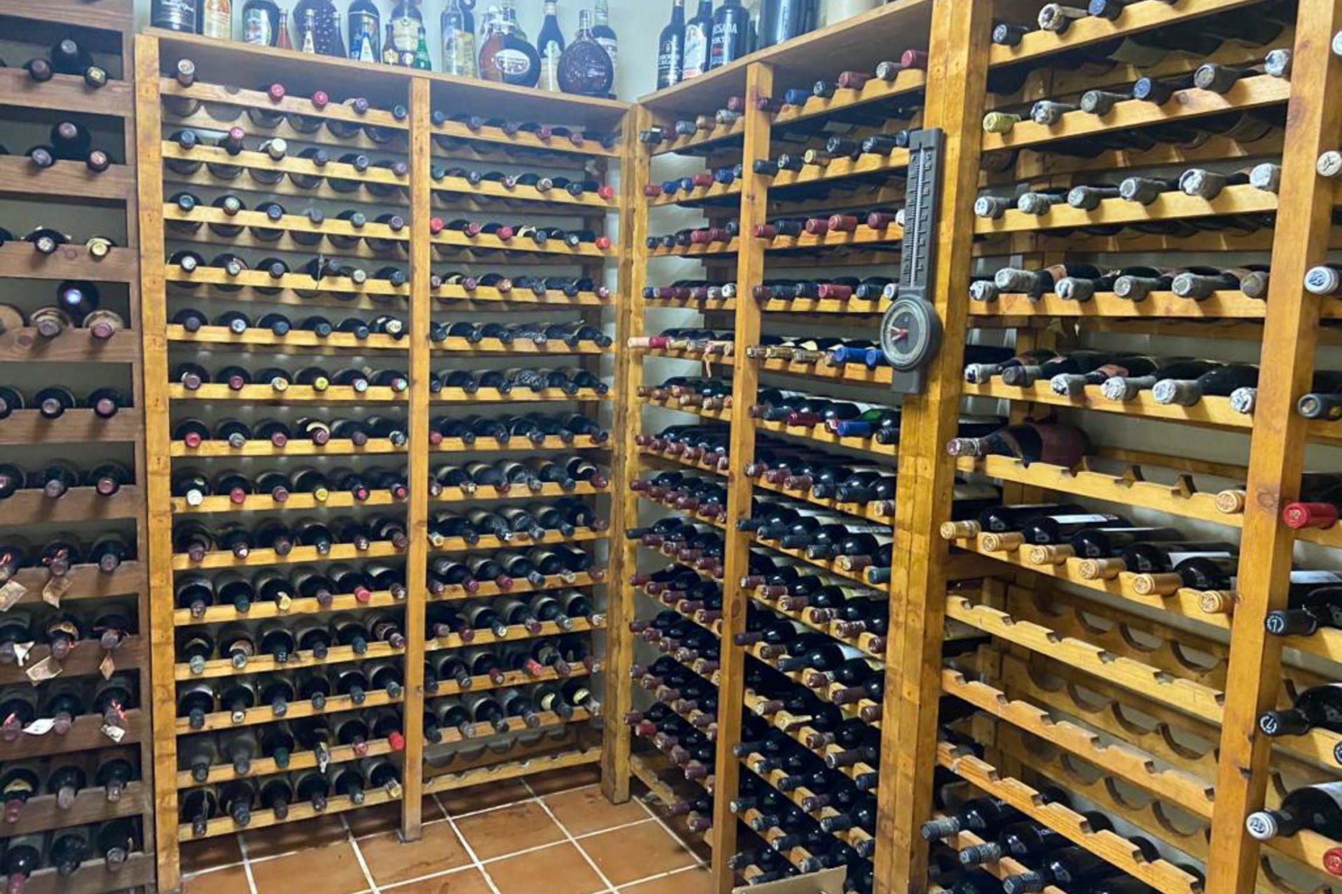 Resale - Villa -
Benidorm