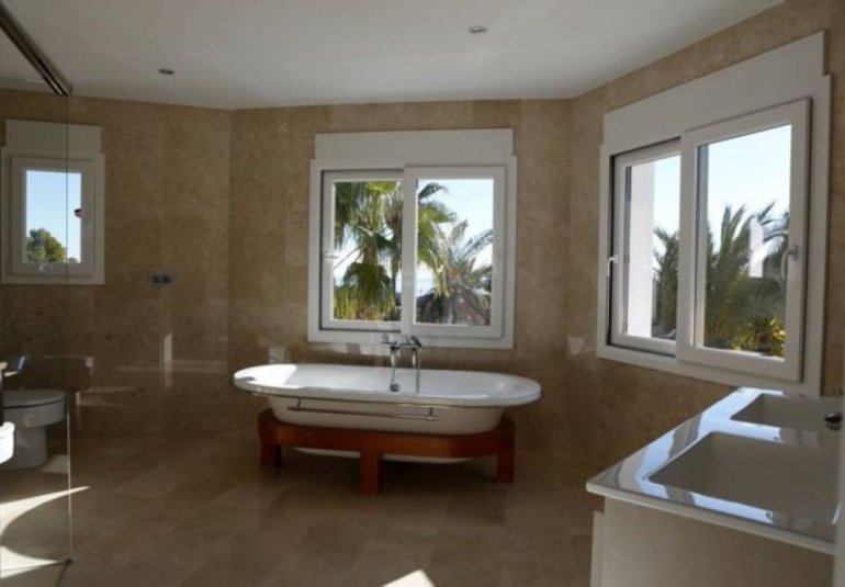 Resale - Villa -
Benissa - Alicante