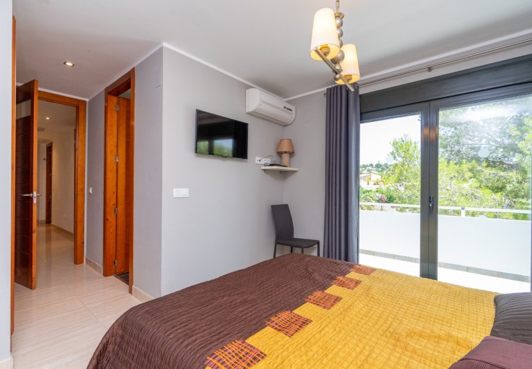 Resale - Villa -
Benissa - Cala Abogat