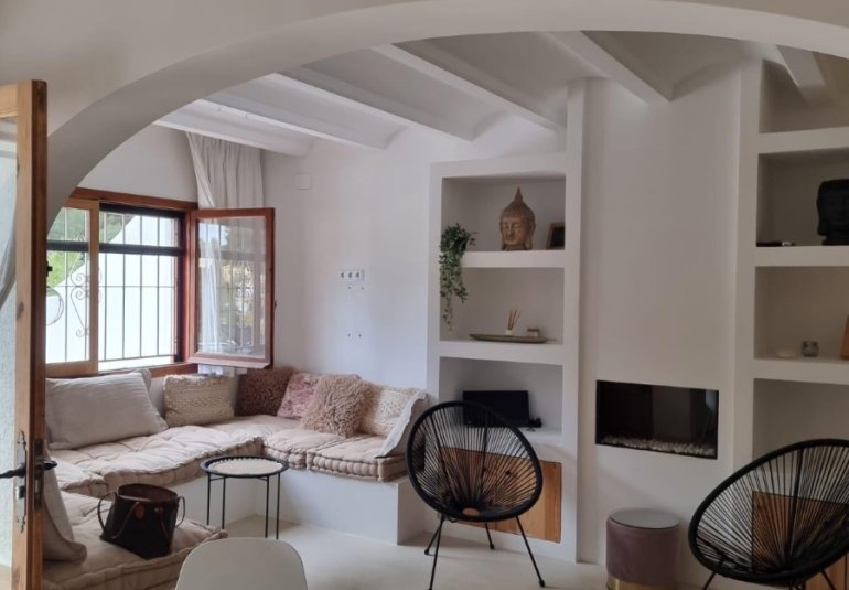 Resale - Villa -
Benissa - La Fustera