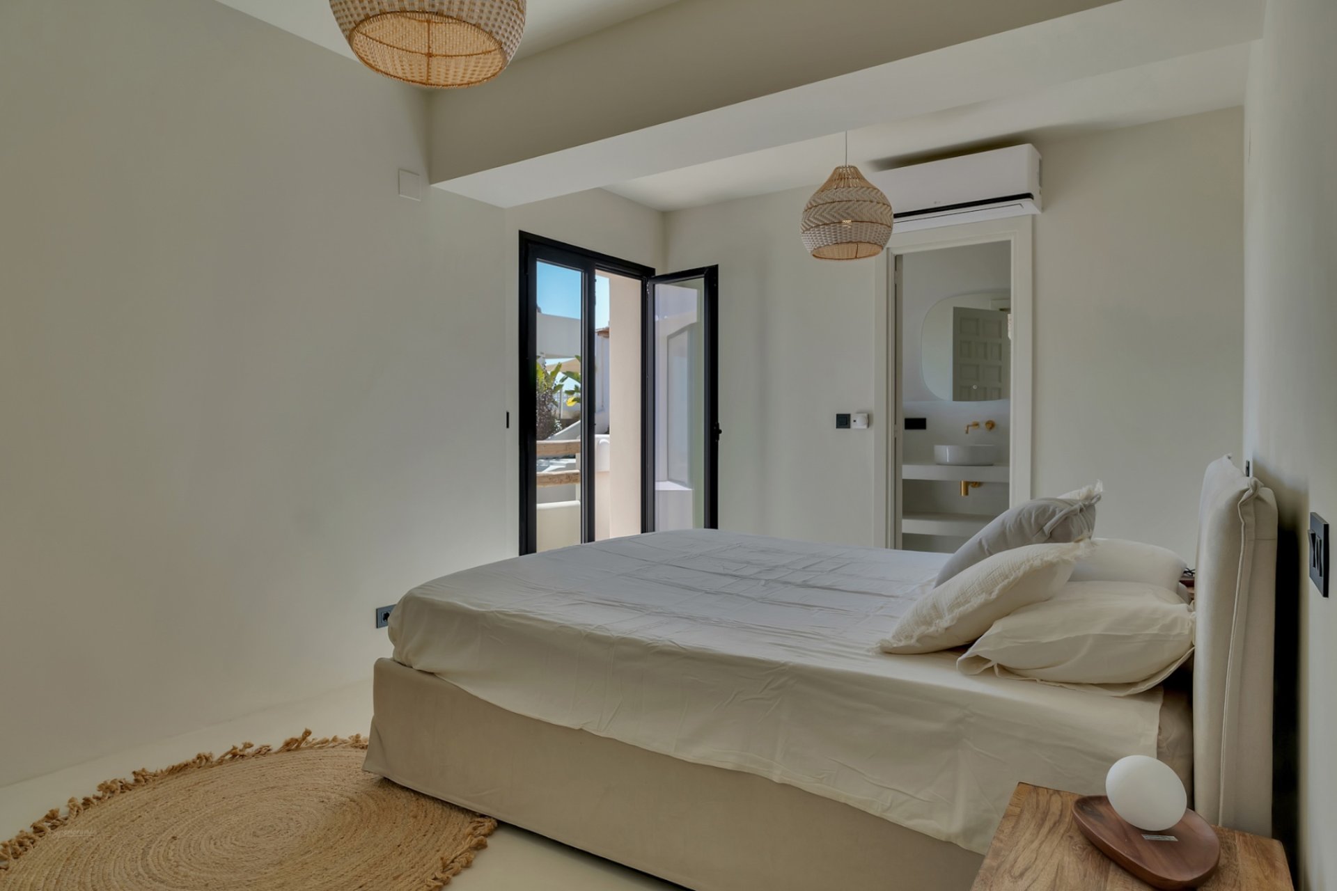 Resale - Villa -
Benissa - Montemar