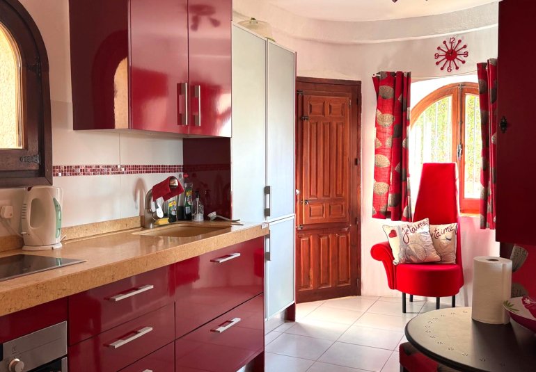 Resale - Villa -
Benissa - Montemar