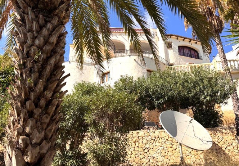 Resale - Villa -
Benissa - Montemar