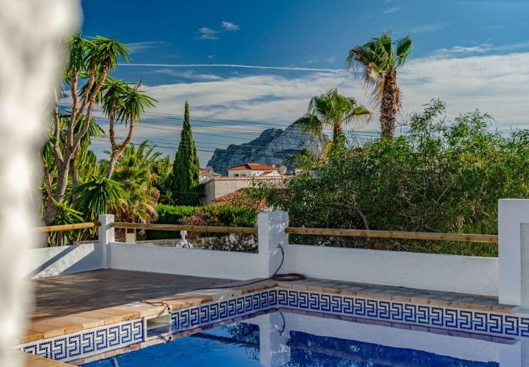 Resale - Villa -
Calpe - Cometa III