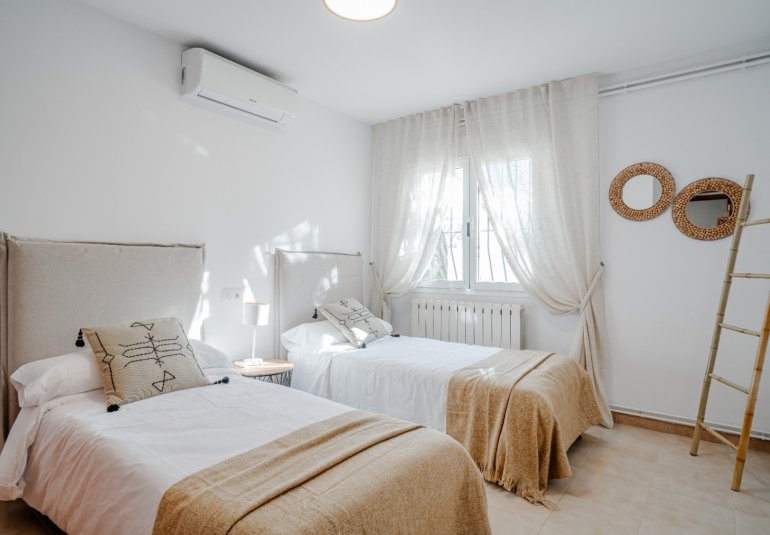 Resale - Villa -
Calpe - Cometa III