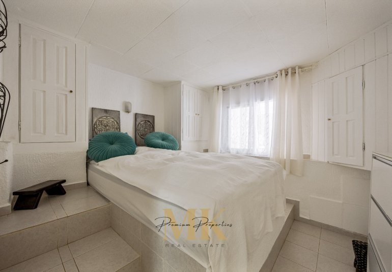 Resale - Villa -
Denia - Montgó
