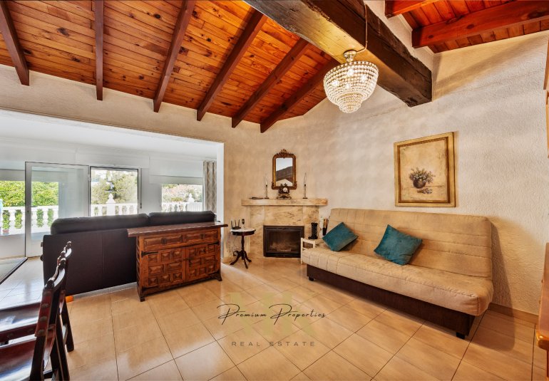 Resale - Villa -
Denia - Montgó