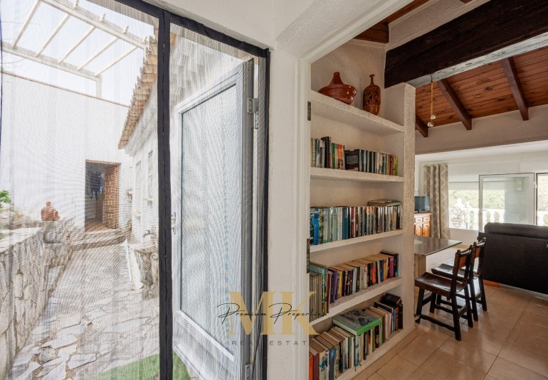 Resale - Villa -
Denia - Montgó