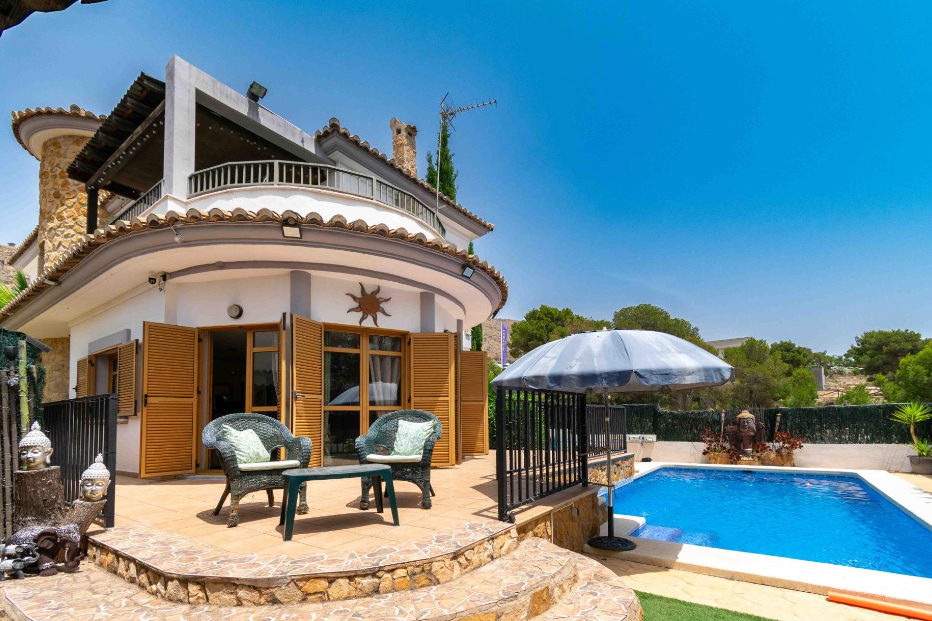 Resale - Villa -
Finestrat