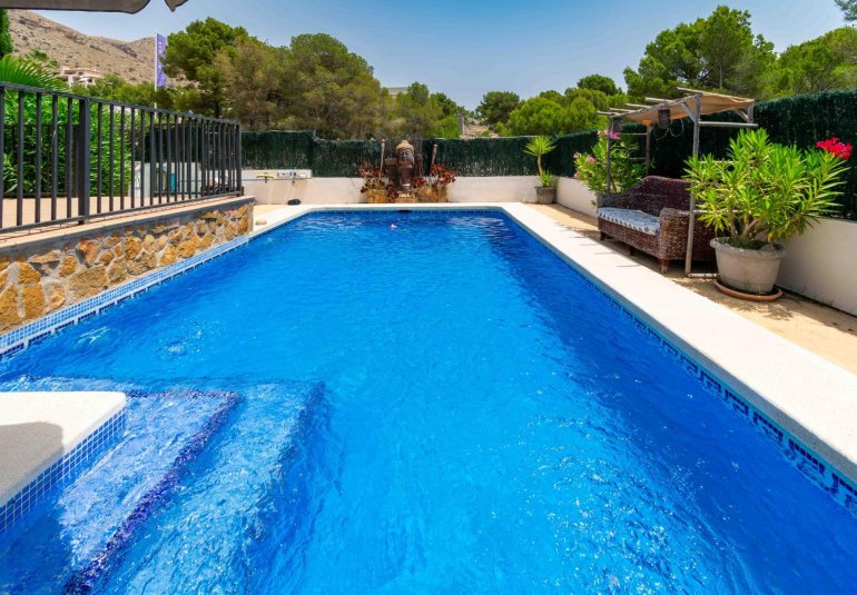 Resale - Villa -
Finestrat