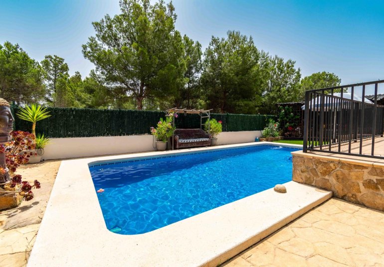 Resale - Villa -
Finestrat