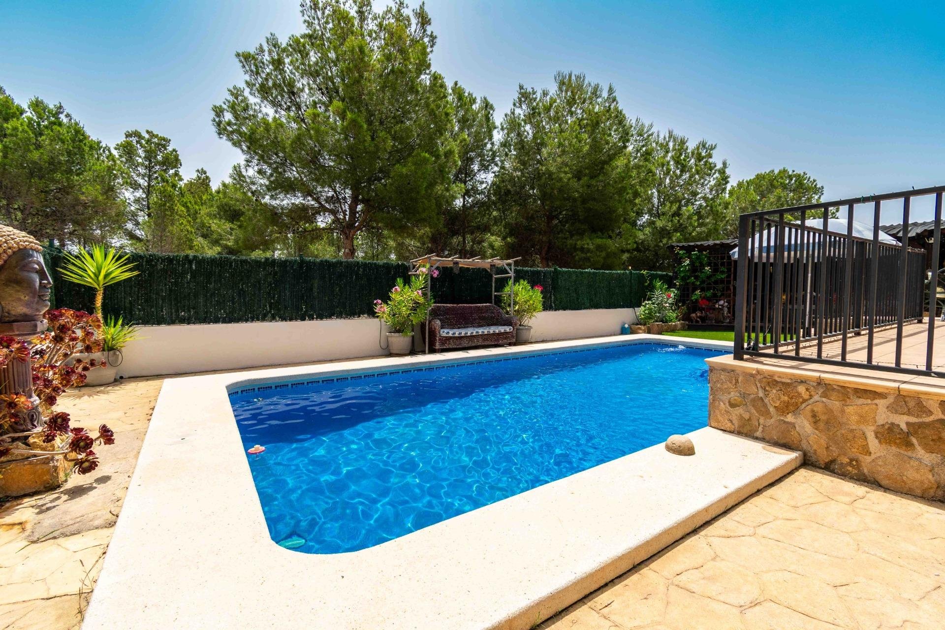 Resale - Villa -
Finestrat