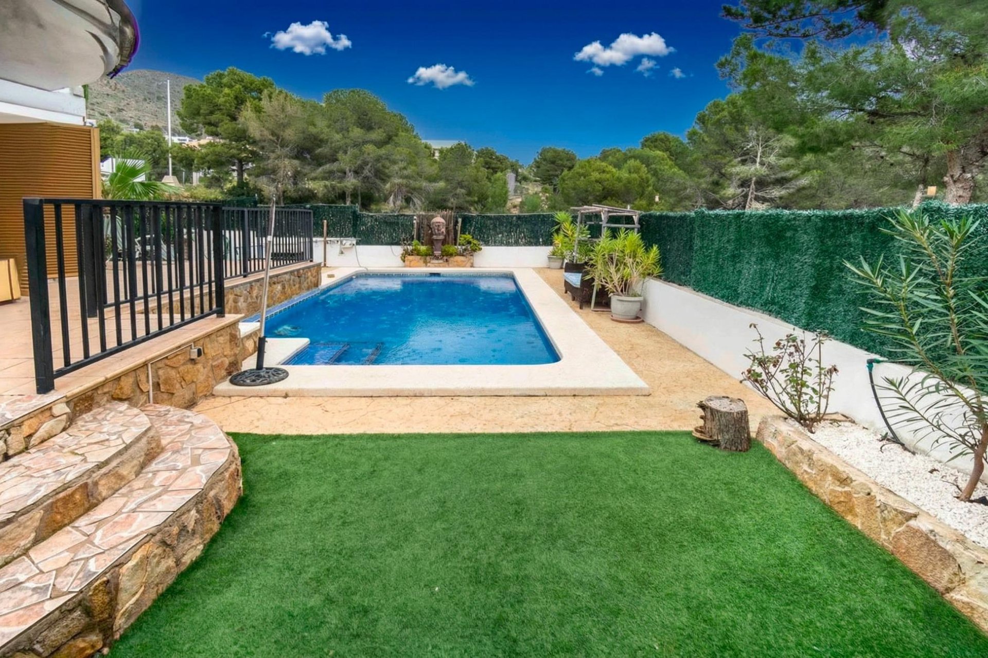 Resale - Villa -
Finestrat