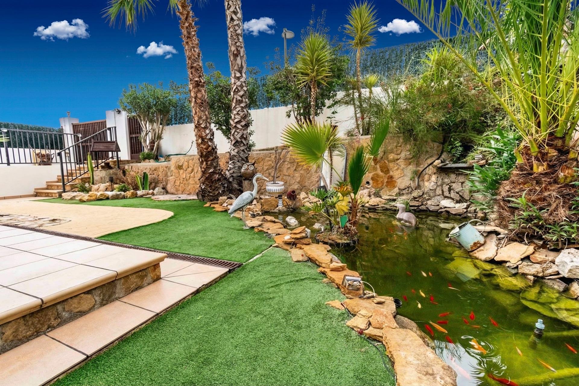 Resale - Villa -
Finestrat