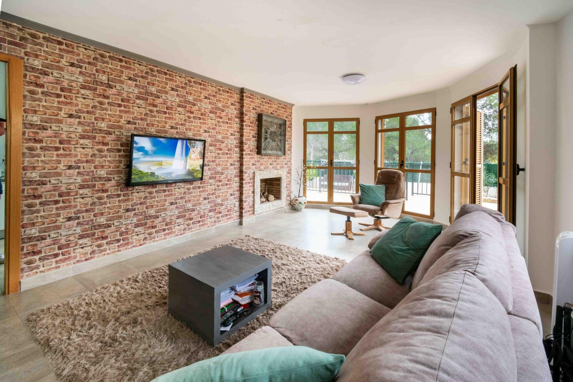 Resale - Villa -
Finestrat