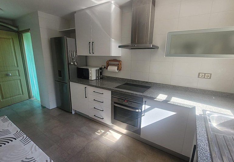 Resale - Villa -
Finestrat